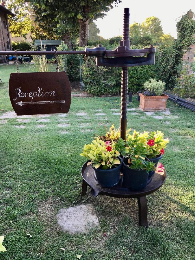 בודירו Societa Agricola Le More Agriturismo La Dondina מראה חיצוני תמונה