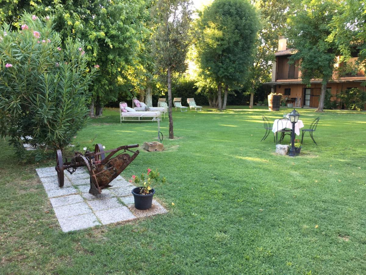 בודירו Societa Agricola Le More Agriturismo La Dondina מראה חיצוני תמונה
