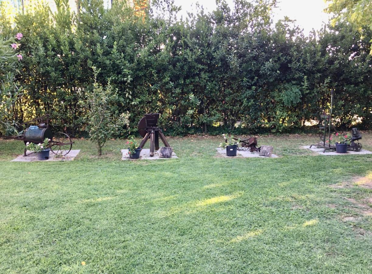 בודירו Societa Agricola Le More Agriturismo La Dondina מראה חיצוני תמונה